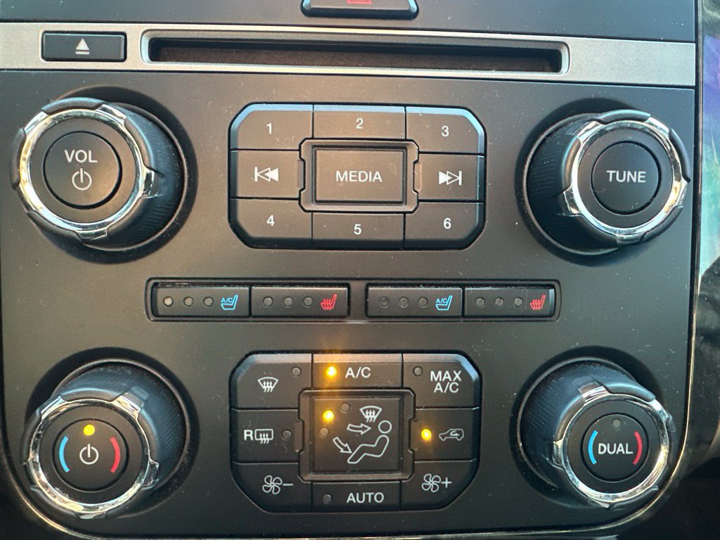 Used 2015 Ford Expedition Limited w/ Equipment Group 301A AWD/4WD image 14