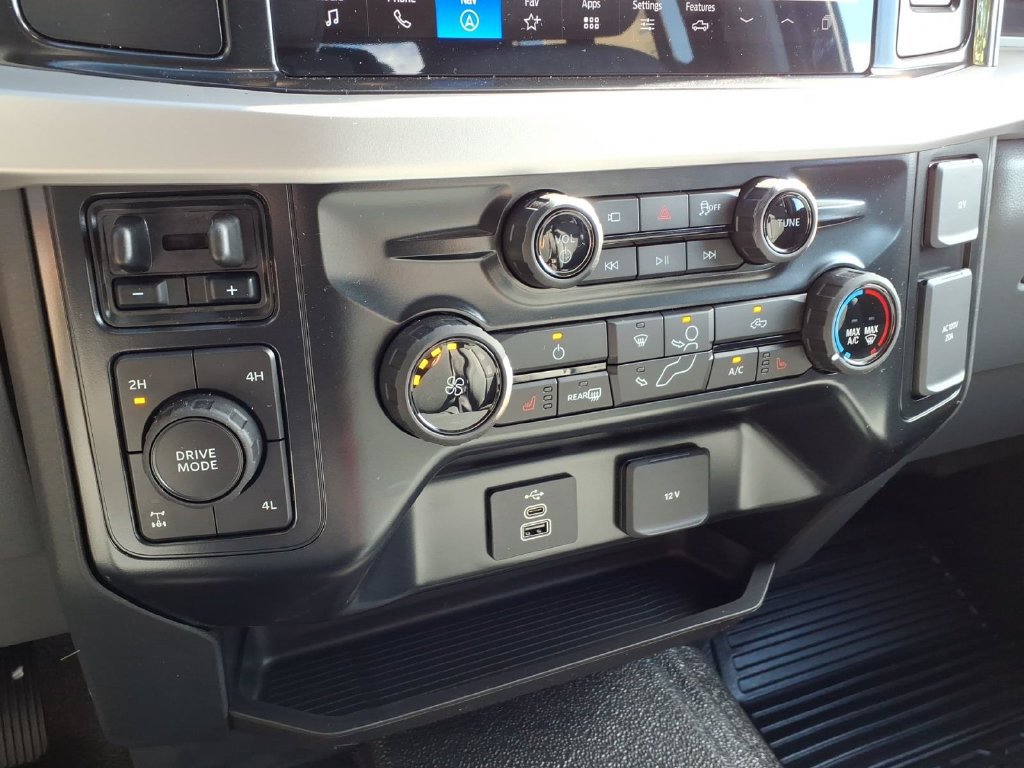 New 2027 Ford F250 XLT w/ XLT Premium Package AWD/4WD image 24