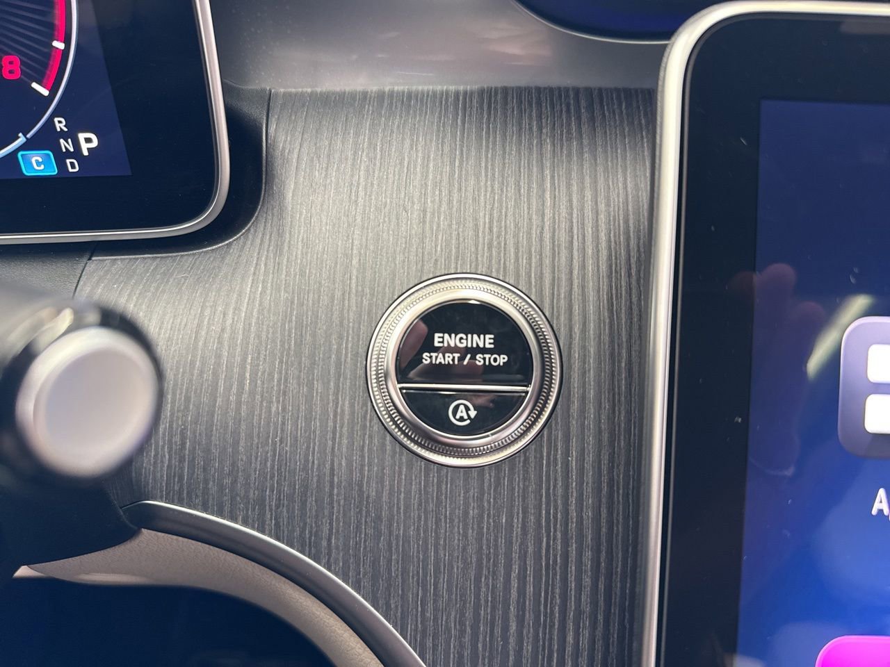 Used 2025 Mercedes-Benz C 300 Sedan image 24
