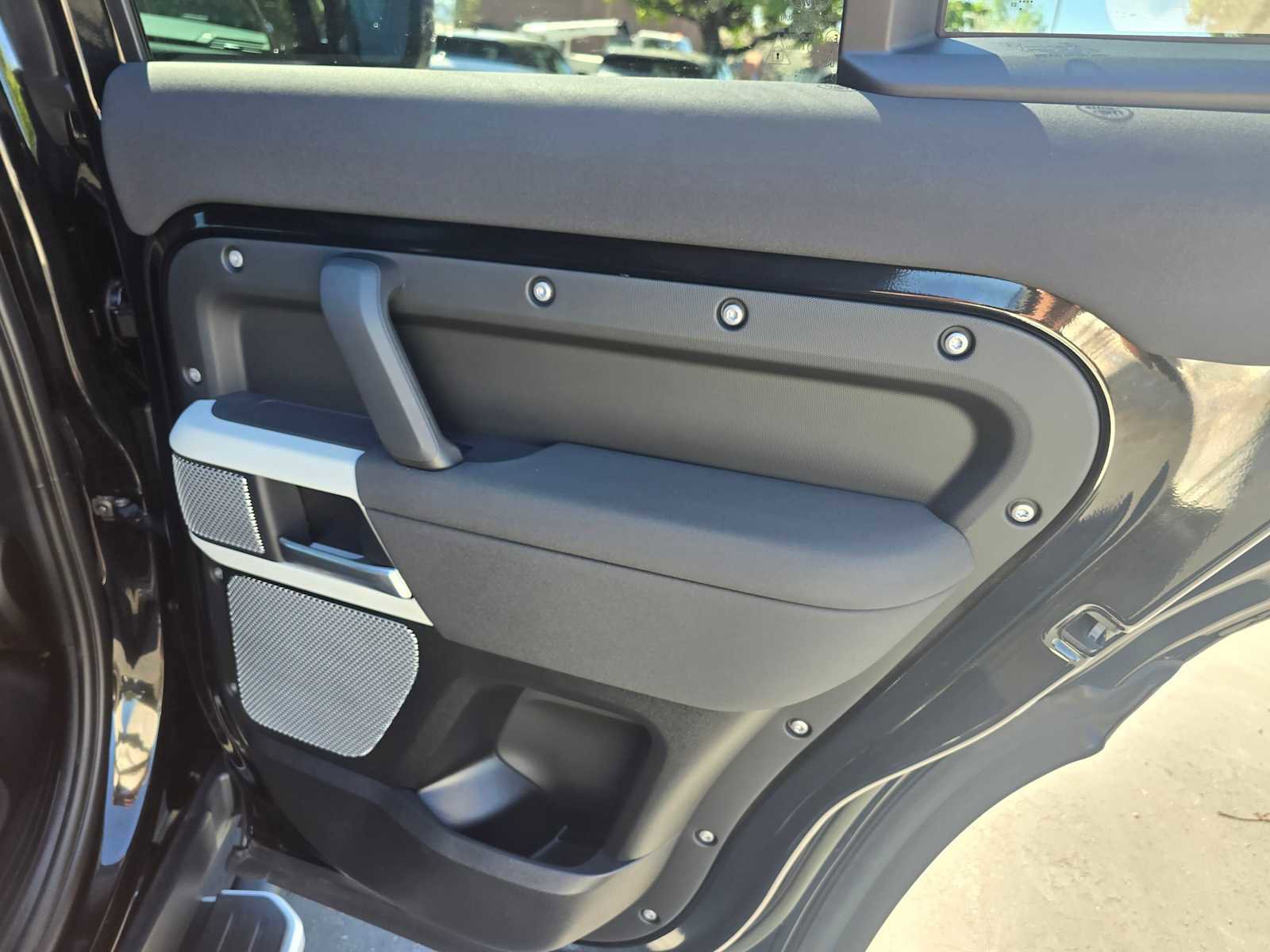 Used 2023 Land Rover Defender 130 SE image 13