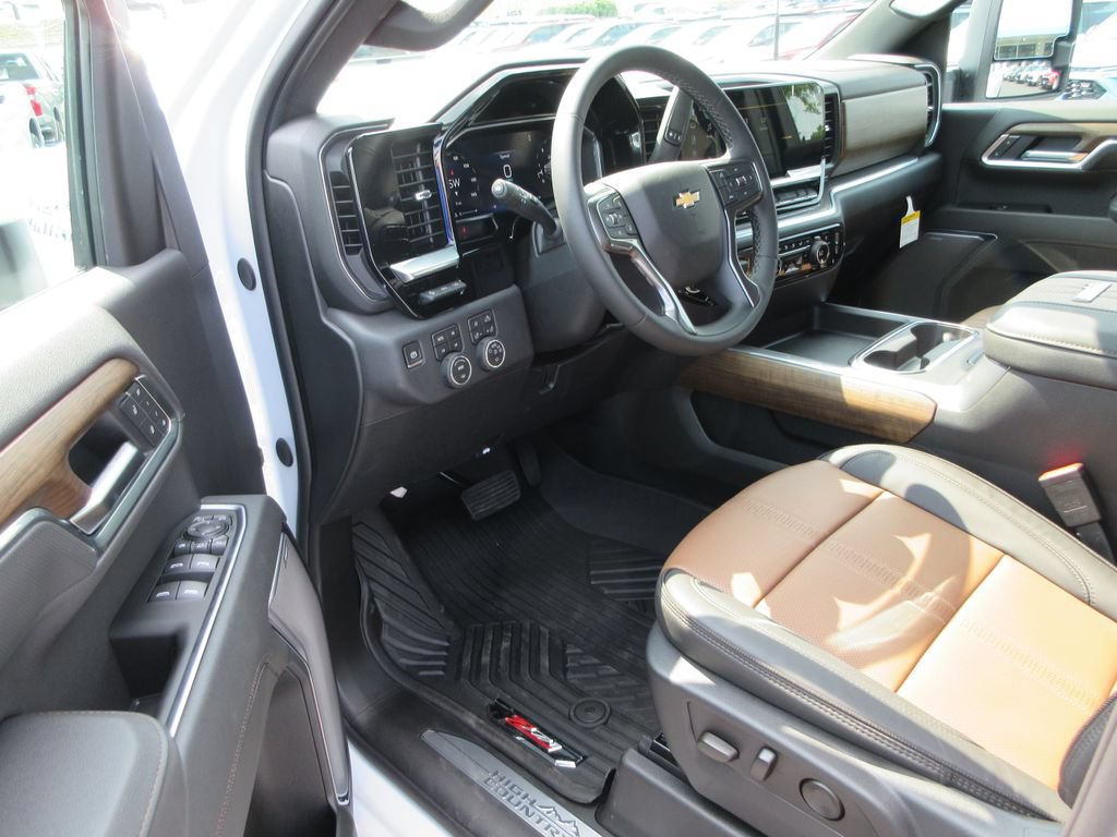 New 2026 Chevrolet Silverado 3500 High Country AWD/4WD image 14