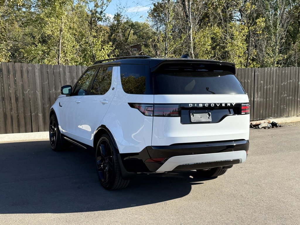 New 2026 Land Rover Discovery Limited Edition image 3