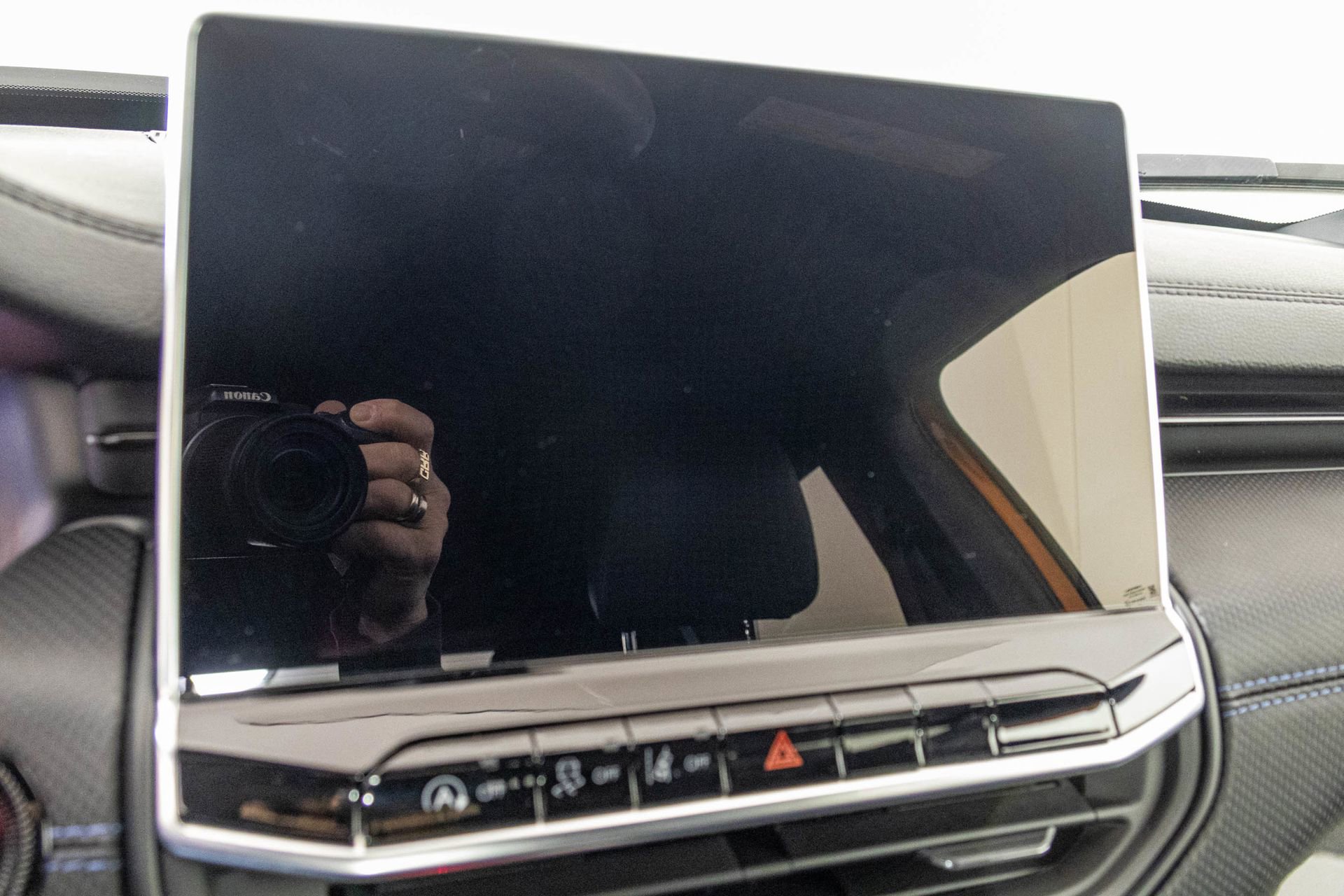 New 2026 Jeep Compass Latitude image 21