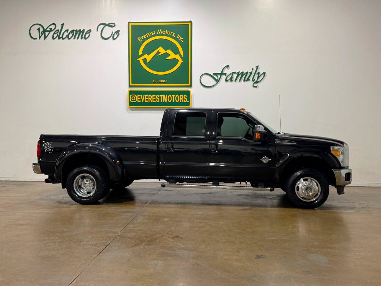 Used 2011 Ford F350 Lariat w/ Chrome Pkg AWD/4WD image 9