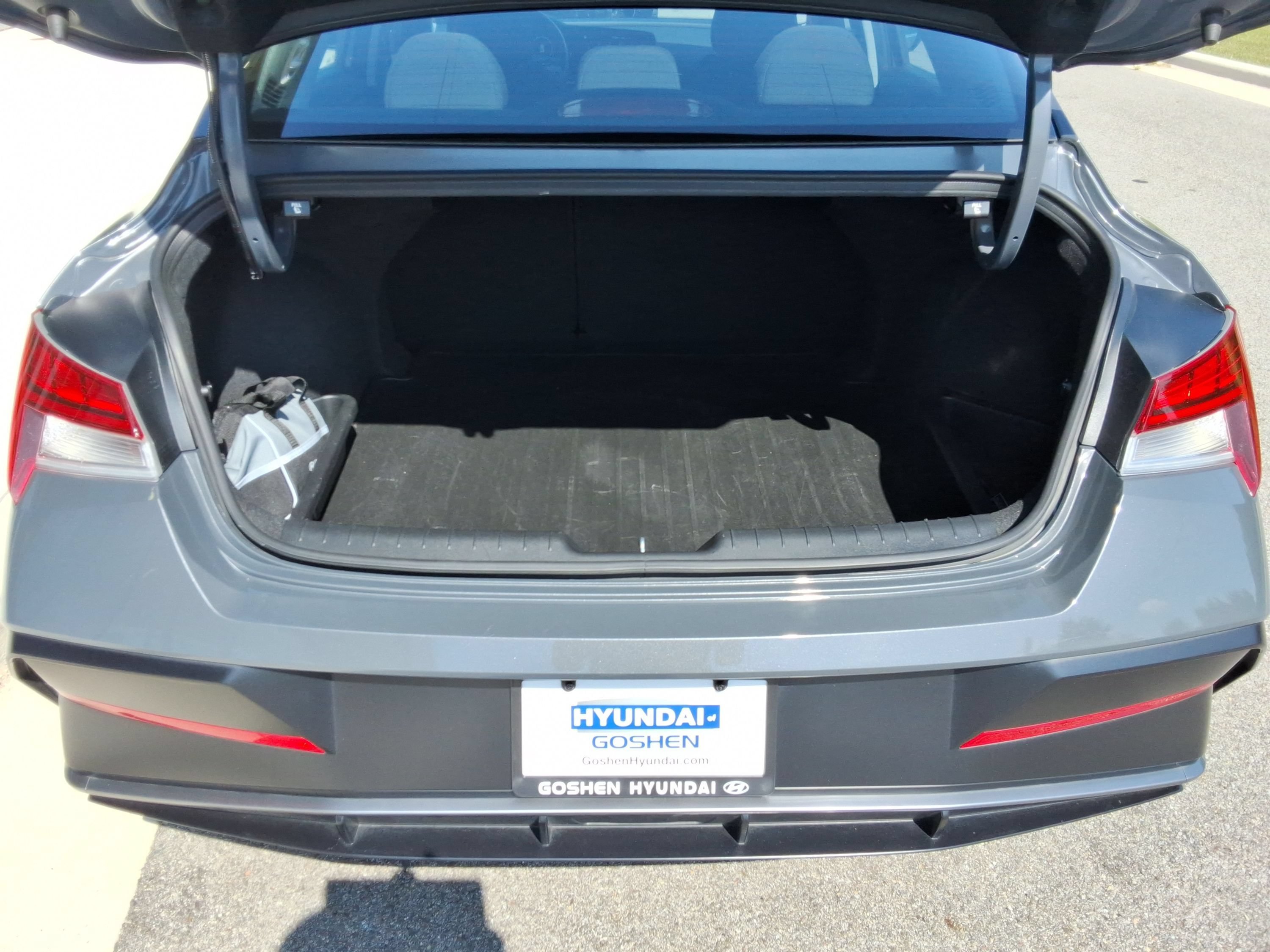 Used 2024 Hyundai Elantra SEL w/ Convenience Package FWD image 32