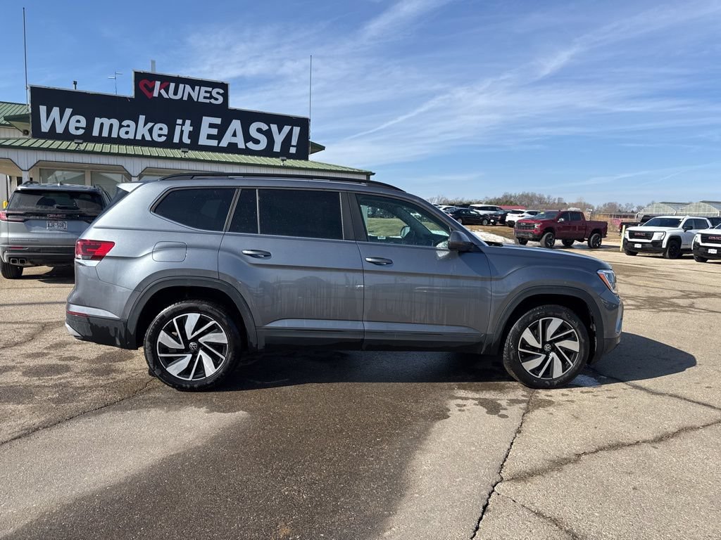 Used 2024 Volkswagen Atlas SE FWD image 12