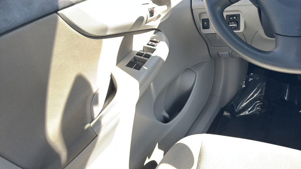 Used 2013 Toyota Corolla L FWD image 19