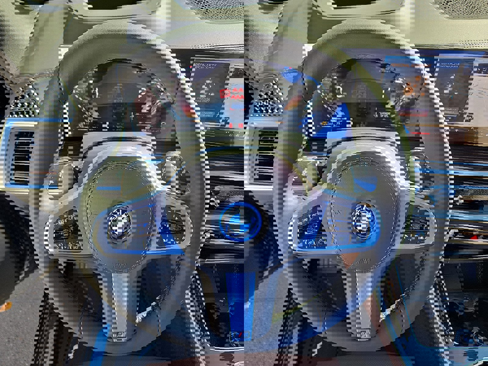 Used 2026 BMW X5 xDrive50e w/ Executive Package image 8