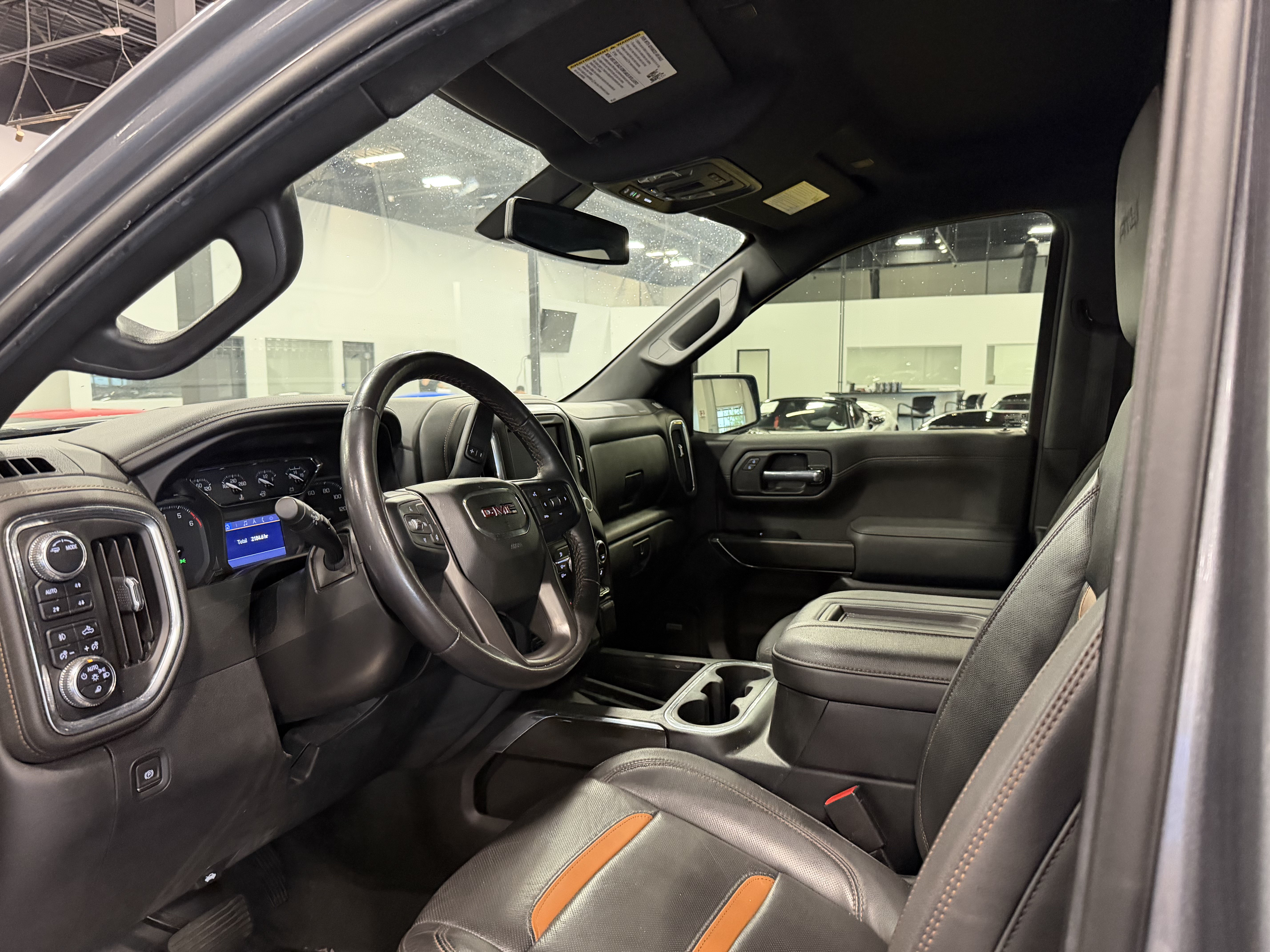 Used 2022 GMC Sierra 1500 AT4 w/ AT4 Preferred Package AWD/4WD image 5