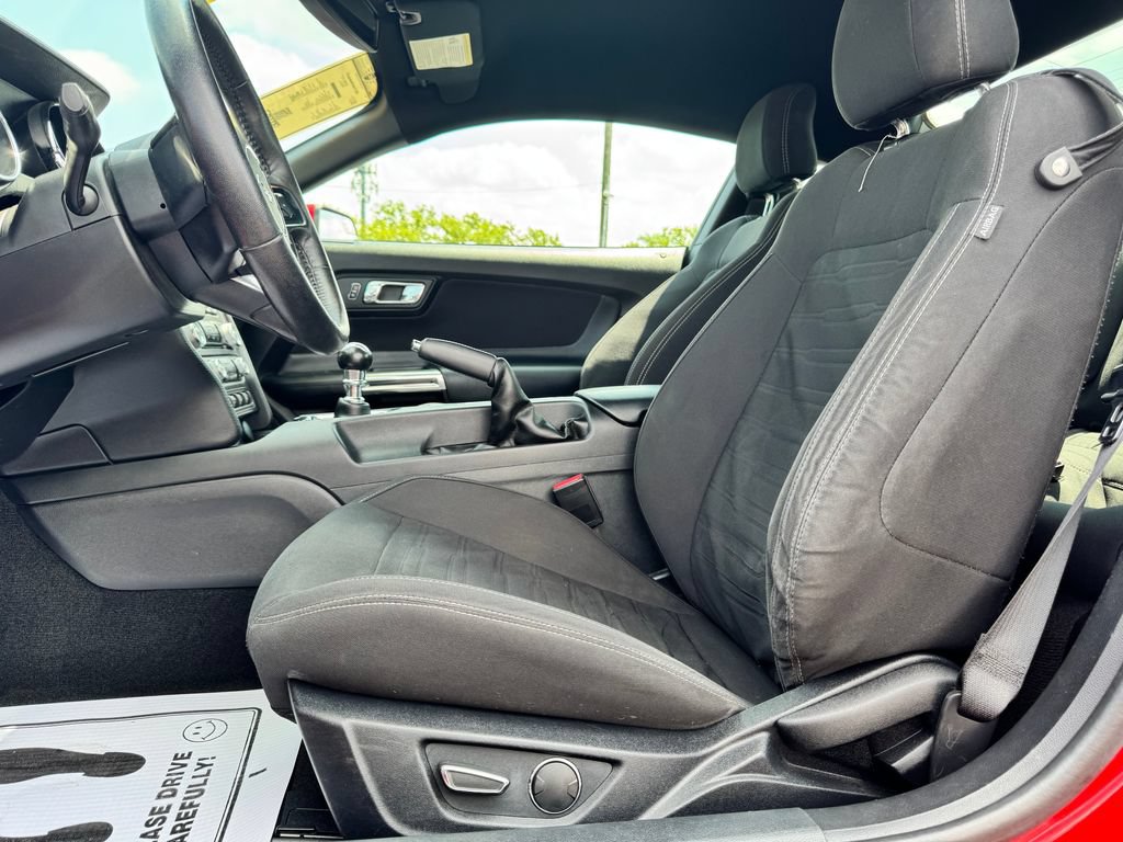 Used 2017 Ford Mustang GT RWD image 16