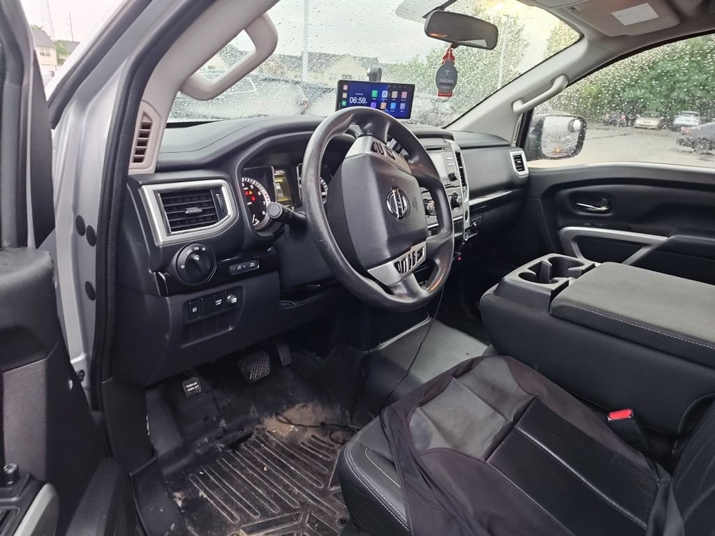 Used 2017 Nissan Titan SV AWD/4WD image 8