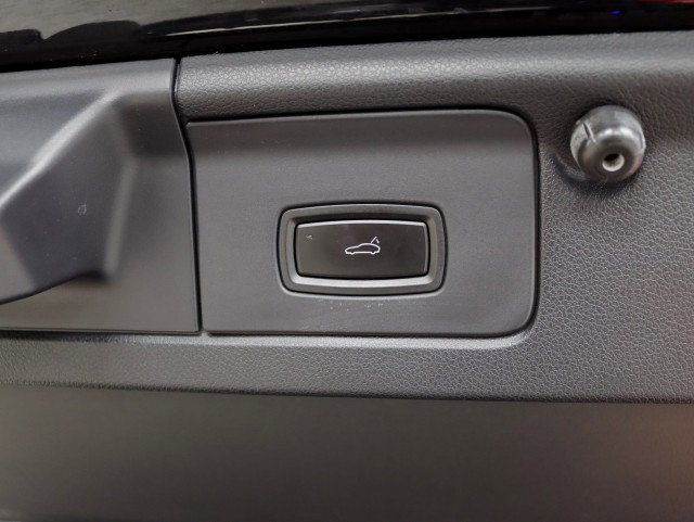 Used 2011 Porsche Panamera S image 36