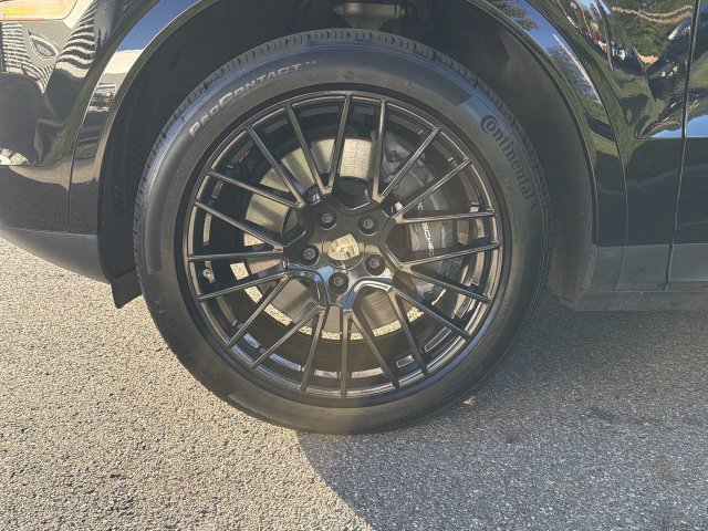 Used 2023 Porsche Cayenne AWD/4WD image 10