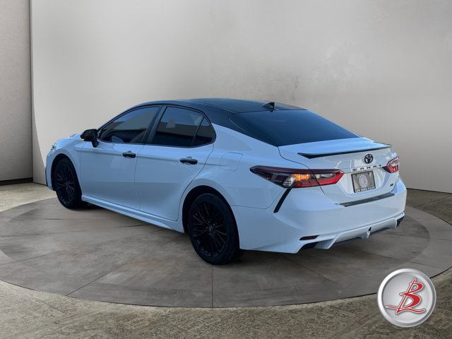 Used 2022 Toyota Camry SE w/ Convenience Package FWD image 3