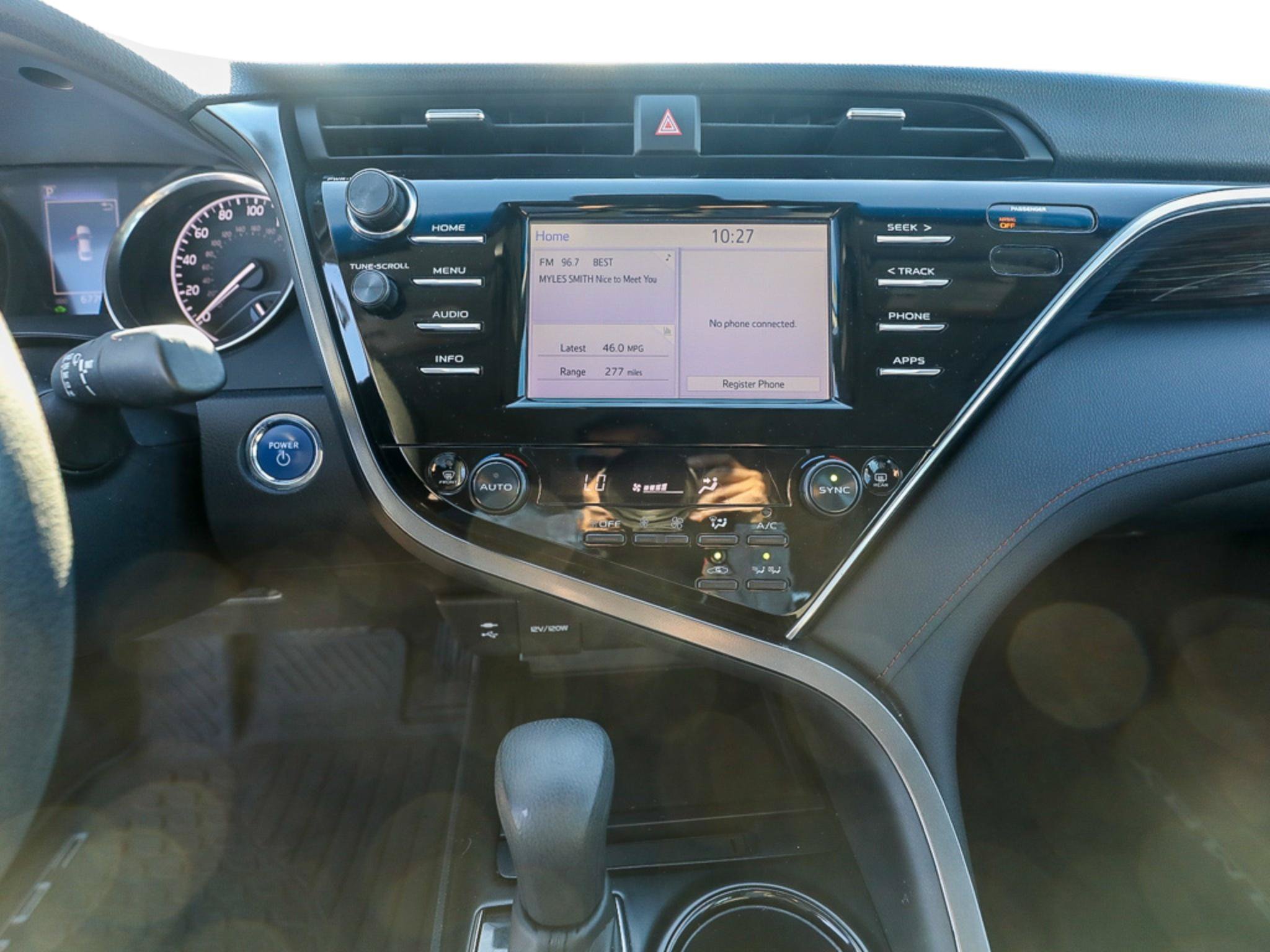 Used 2018 Toyota Camry LE FWD image 15