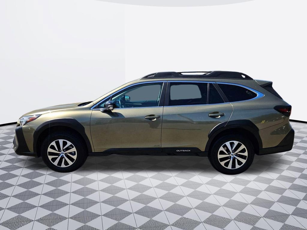 Used 2023 Subaru Outback Premium AWD/4WD image 3