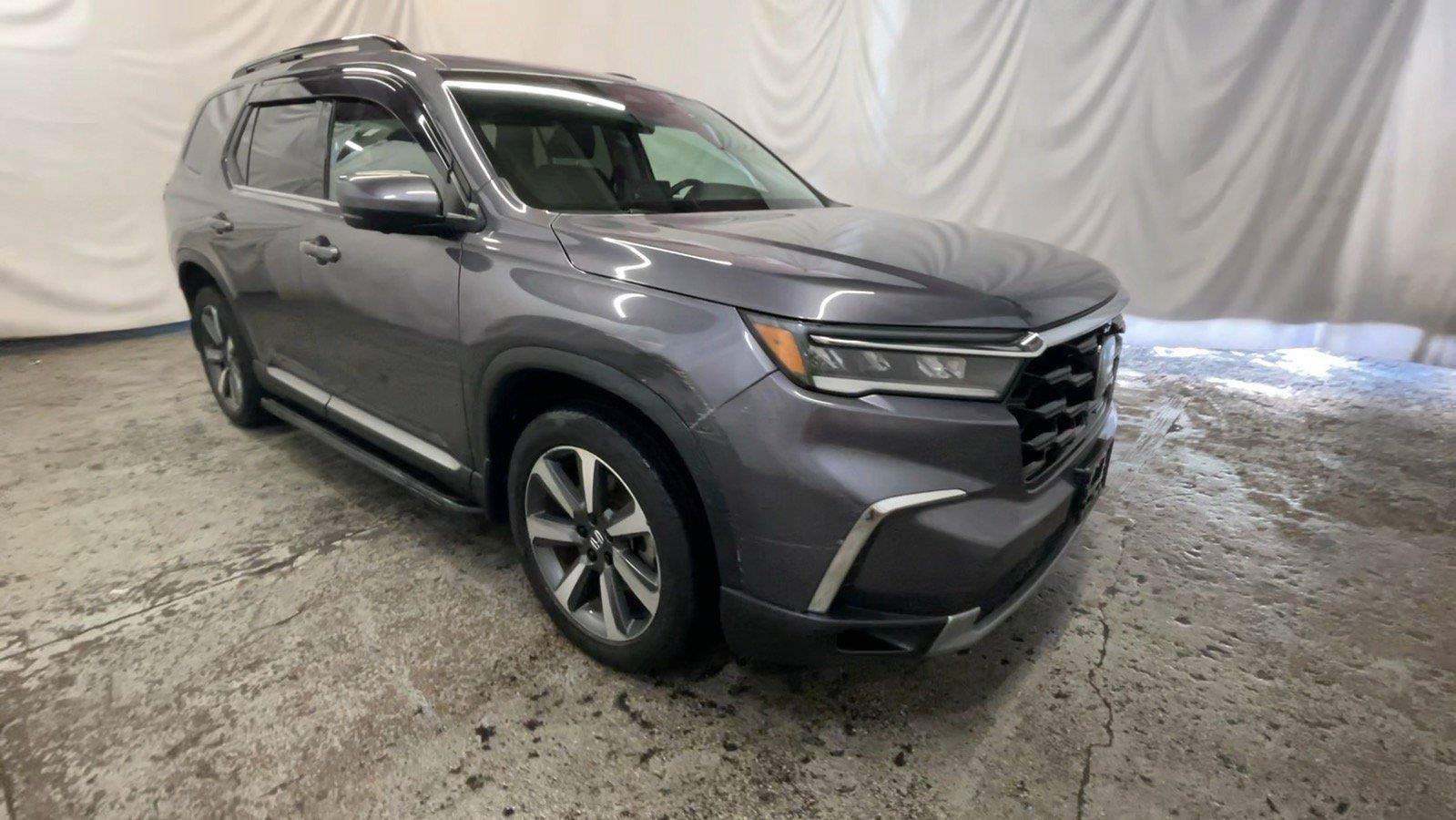 Used 2025 Honda Pilot Elite image 2