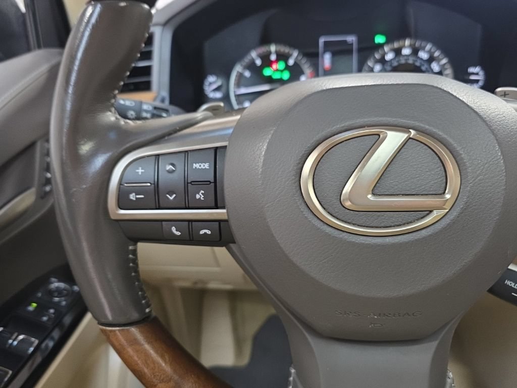 Used 2019 Lexus LX 570 4WD w/ Luxury Package image 21
