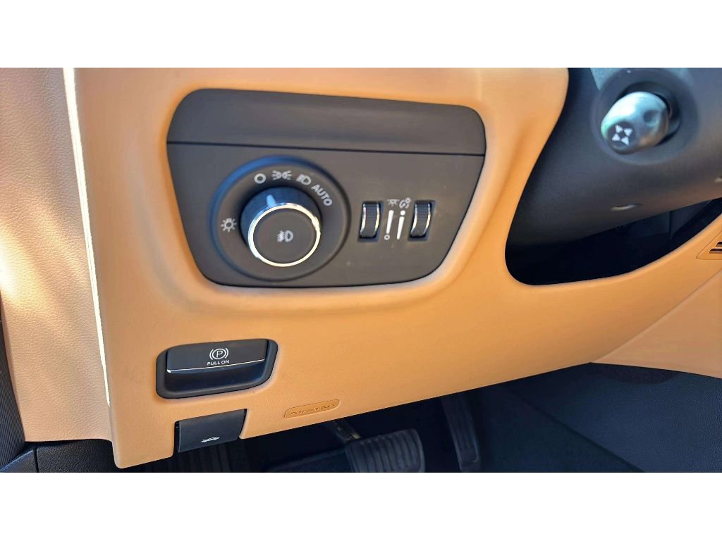 Used 2024 Jeep Grand Cherokee L Summit AWD/4WD image 22