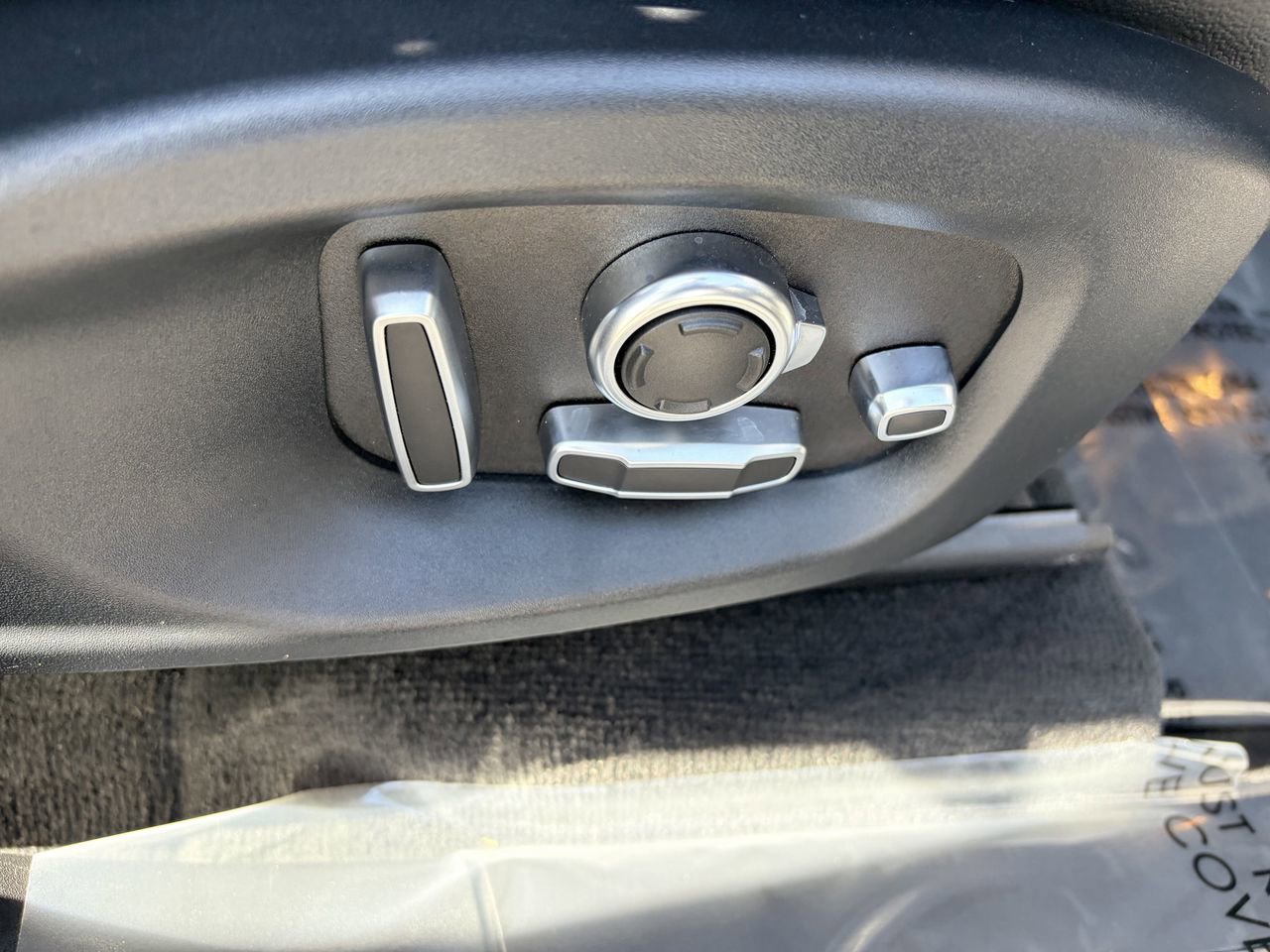 Used 2019 Jaguar F-PACE S image 9
