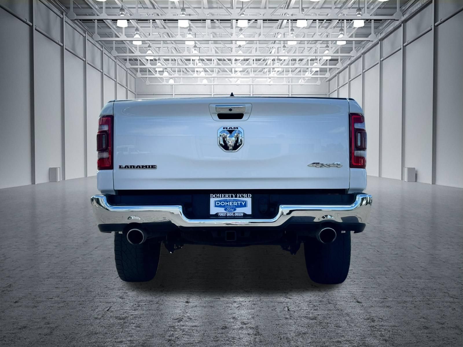 Used 2021 RAM 1500 Laramie w/ Off Road Group AWD/4WD image 10