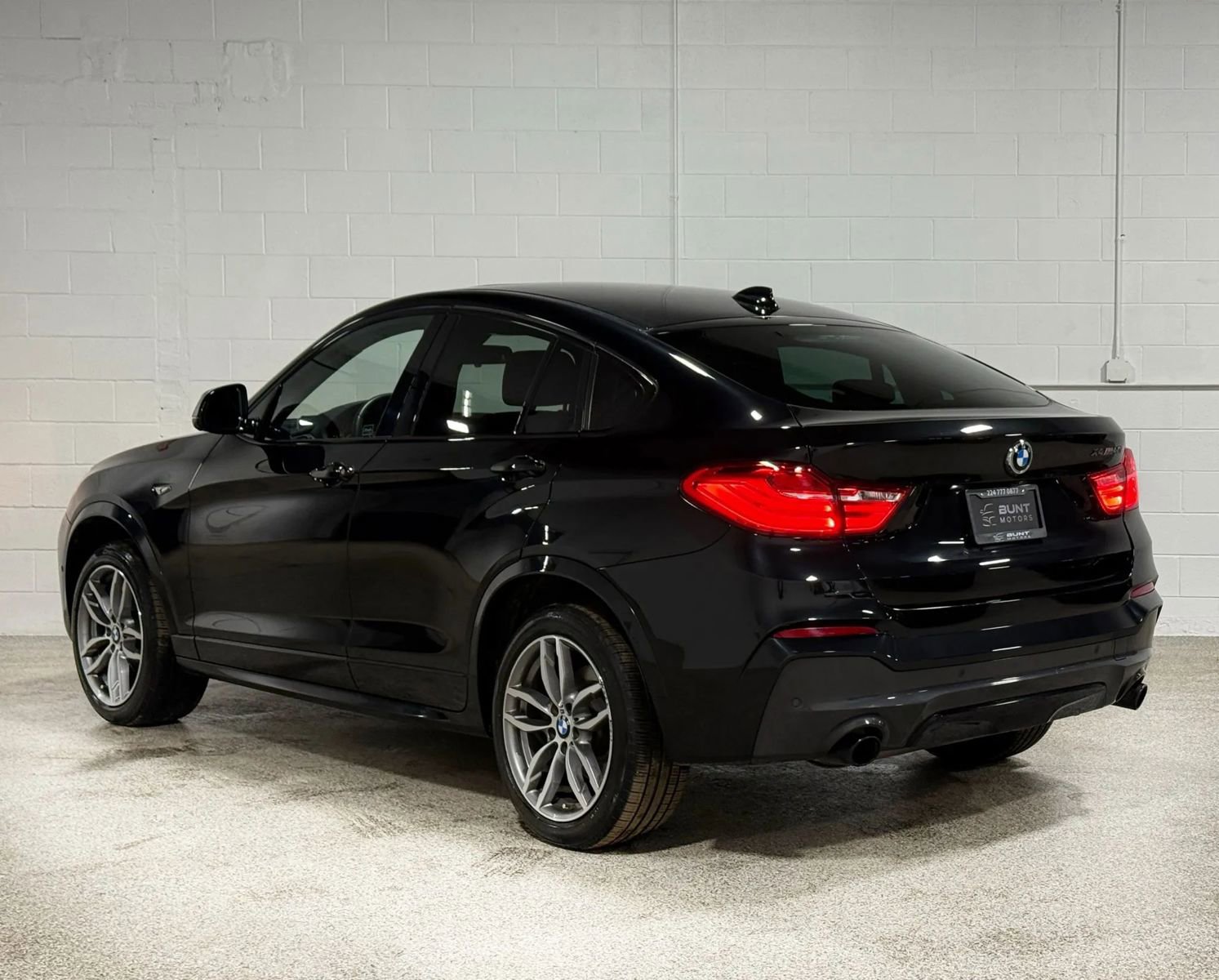 Used 2018 BMW X4 M40i image 6