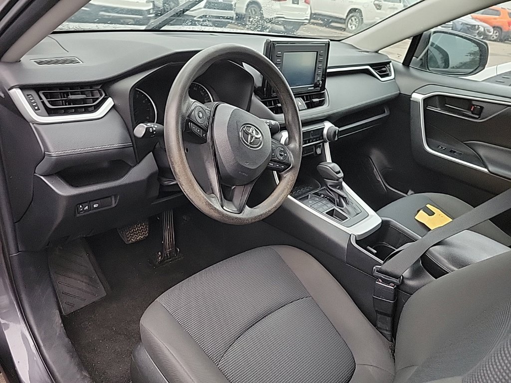 Used 2022 Toyota RAV4 LE AWD/4WD image 7