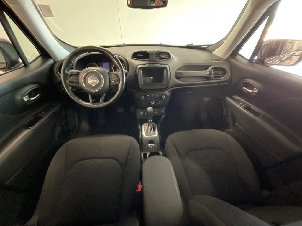 Used 2018 Jeep Renegade Altitude AWD/4WD image 9