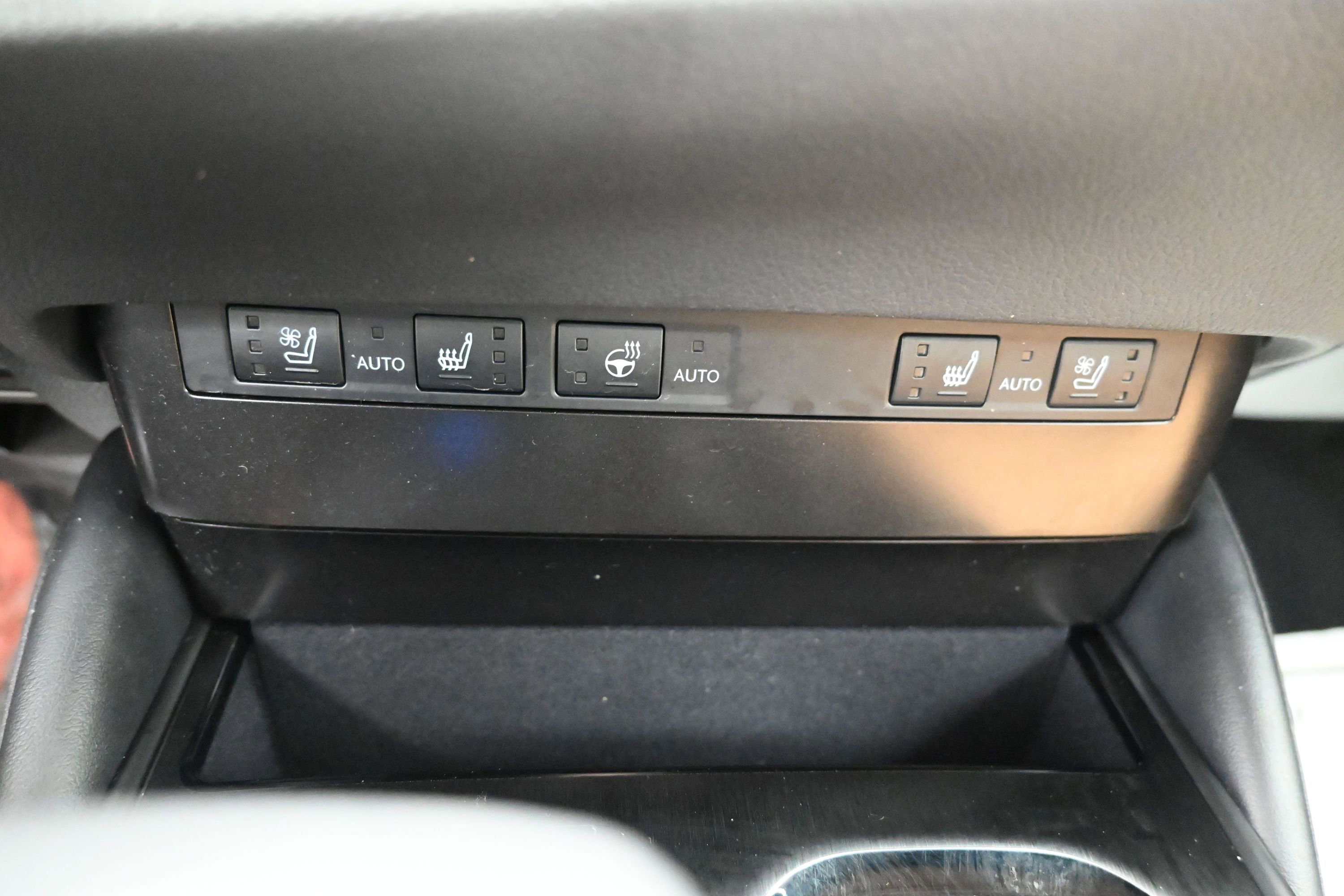 Used 2023 Lexus ES 250 w/ Premium Package AWD/4WD image 39