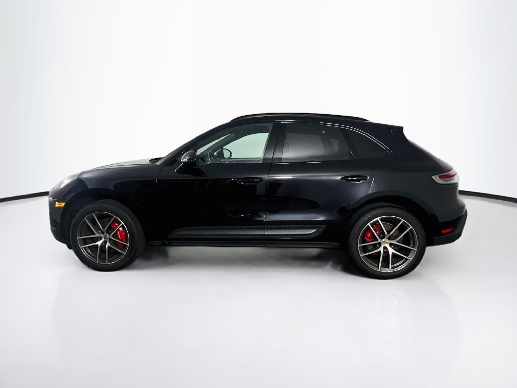 Certified 2024 Porsche Macan S AWD/4WD image 2