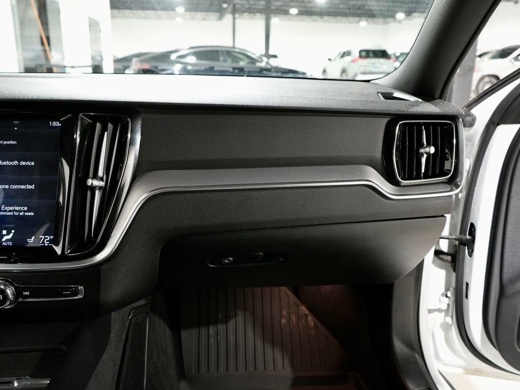 Used 2019 Volvo S60 T6 R-Design image 25