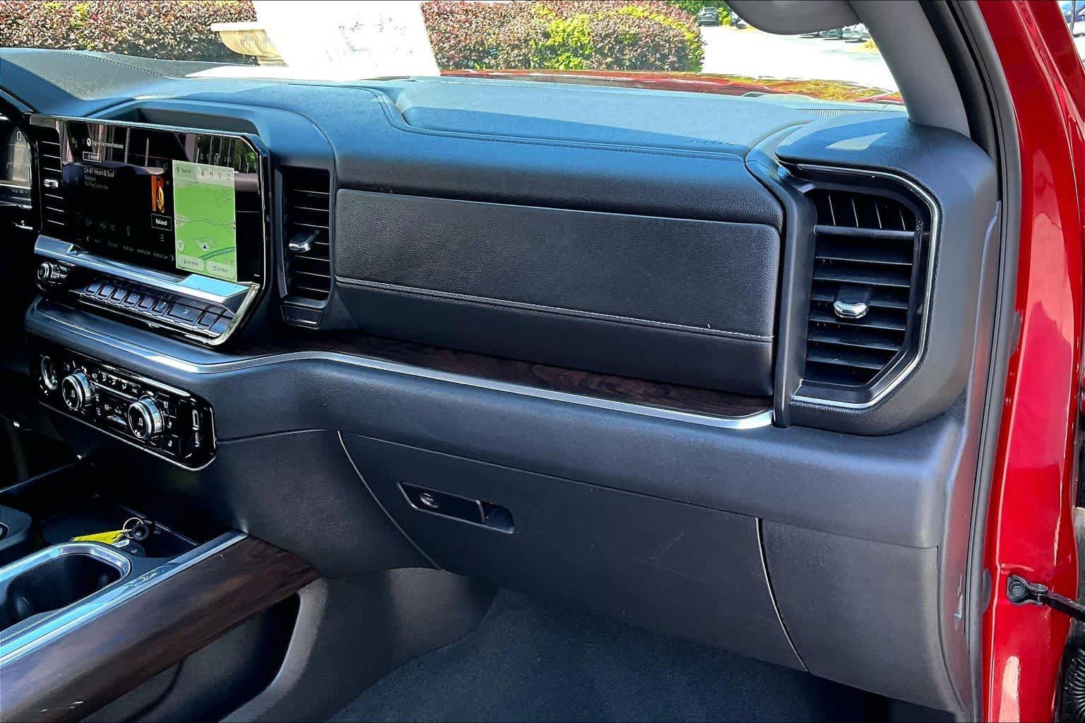 Used 2023 GMC Sierra 1500 SLT w/ SLT Premium Package RWD image 18