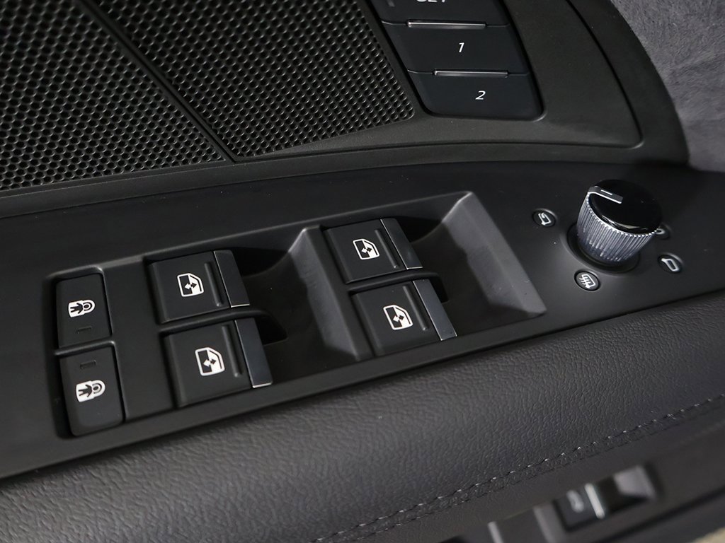 Used 2024 Audi RS e-tron GT w/ Carbon Performance Package image 40