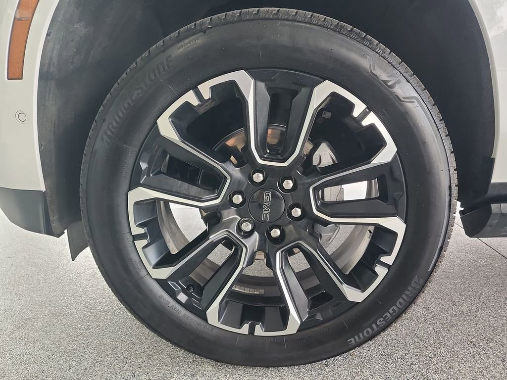 Used 2025 GMC Yukon Denali w/ Denali Reserve Package AWD/4WD image 33
