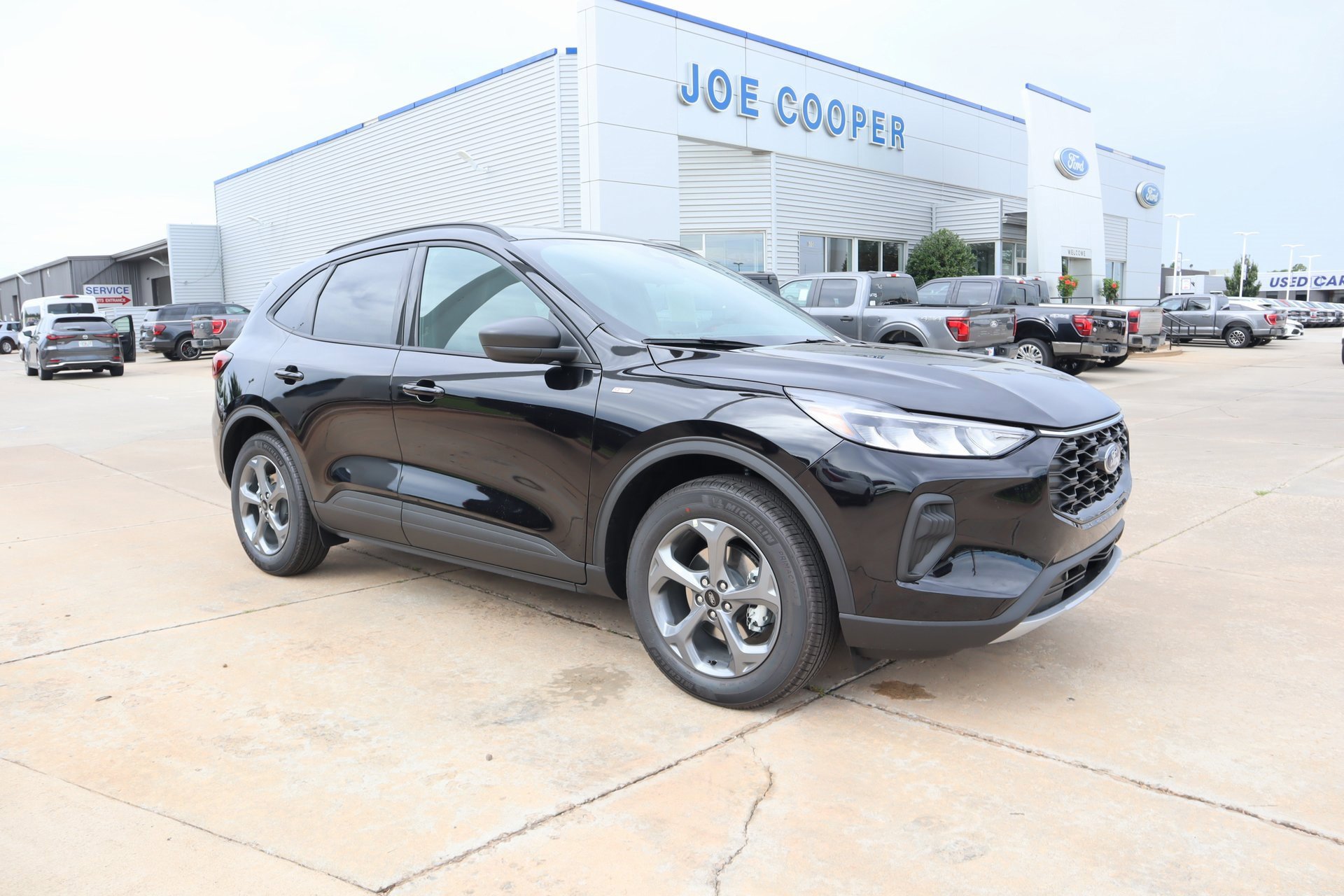 New 2025 Ford Escape ST-Line w/ Cold Weather Package