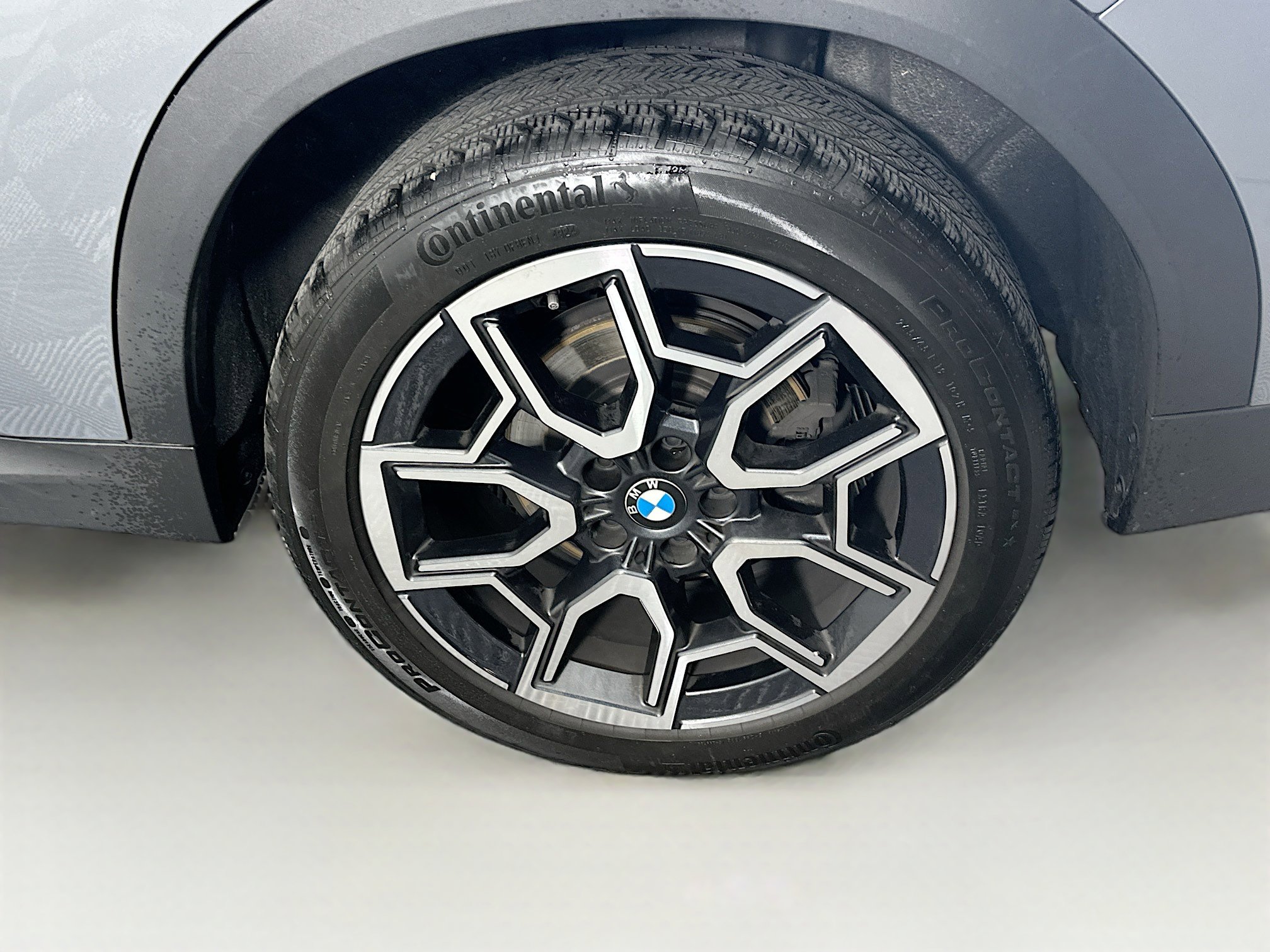 Used 2025 BMW X2 xDrive28i AWD/4WD image 11