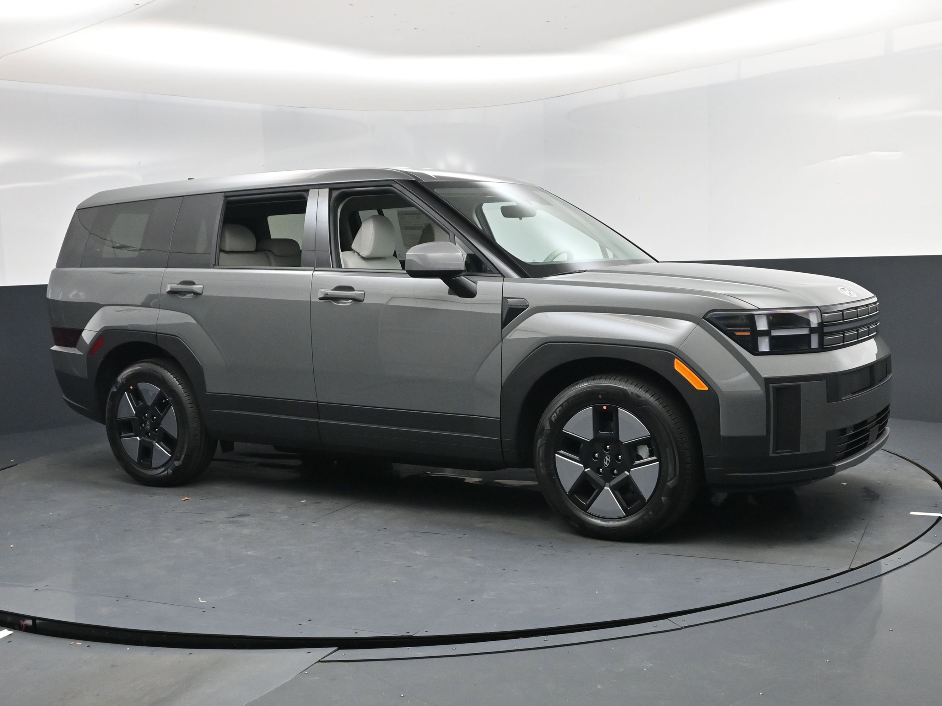 New 2026 Hyundai Santa Fe SE image 2