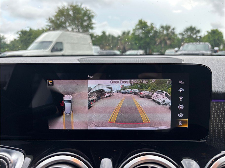 Used 2022 Mercedes-Benz GLB 250 image 30
