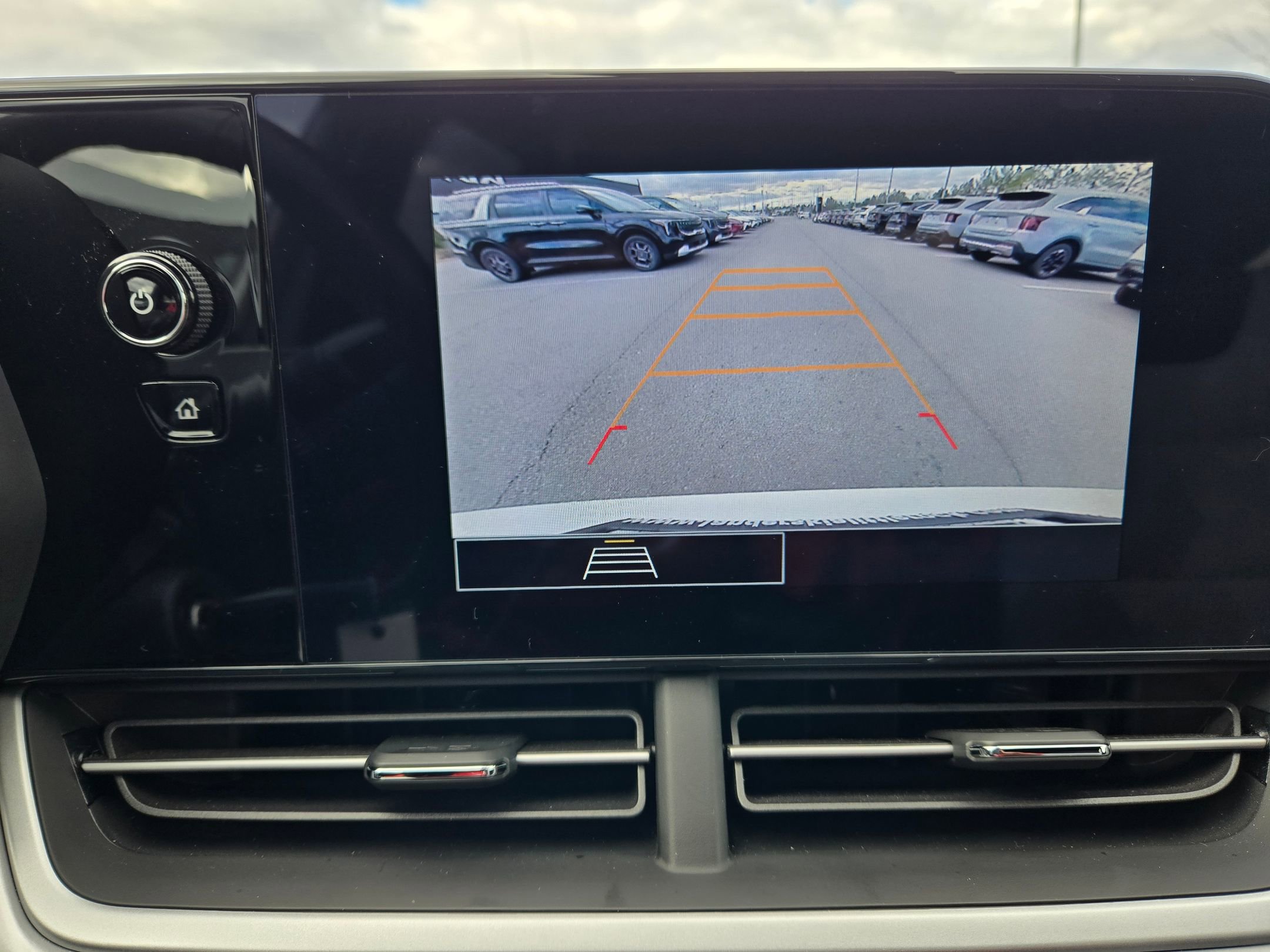 Used 2024 Chevrolet Trax RS image 29