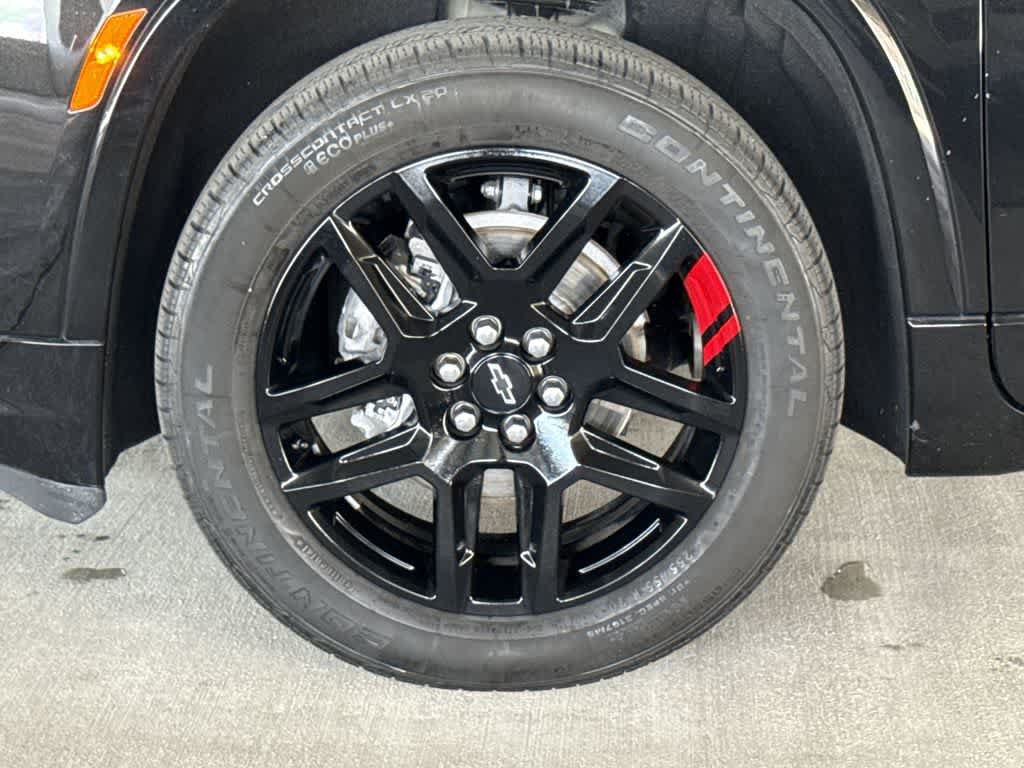 Used 2023 Chevrolet Traverse Premier w/ Redline Edition FWD image 11