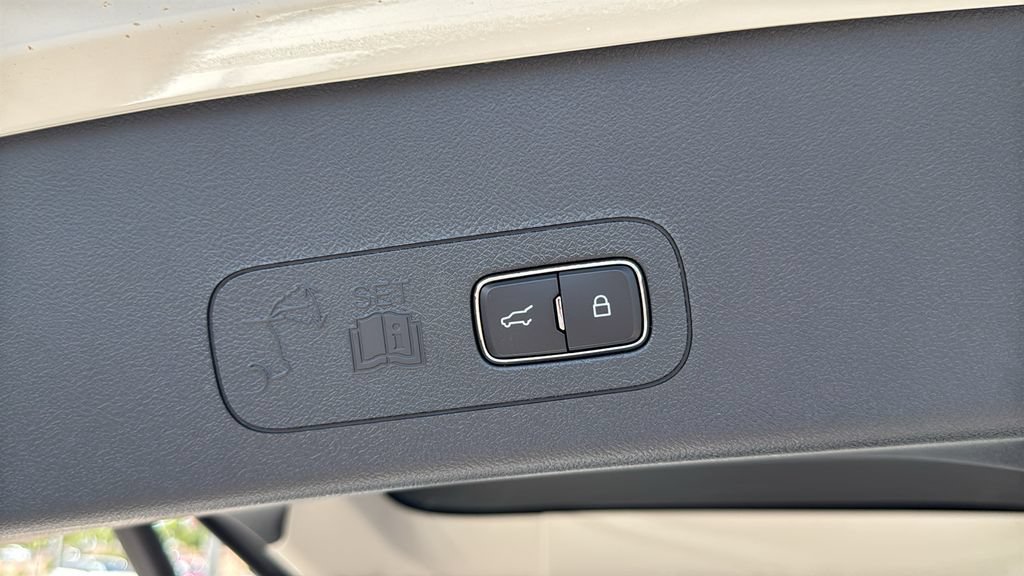 New 2026 Lincoln Aviator AWD w/ Jet Appearance Package image 31