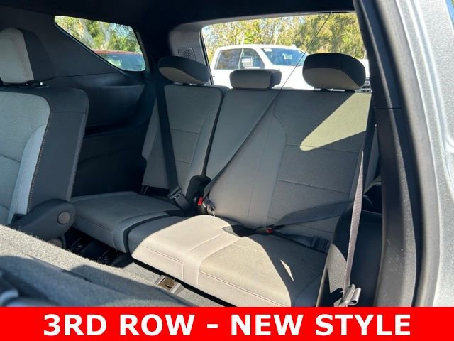 Certified 2025 Chevrolet Traverse LT FWD image 16