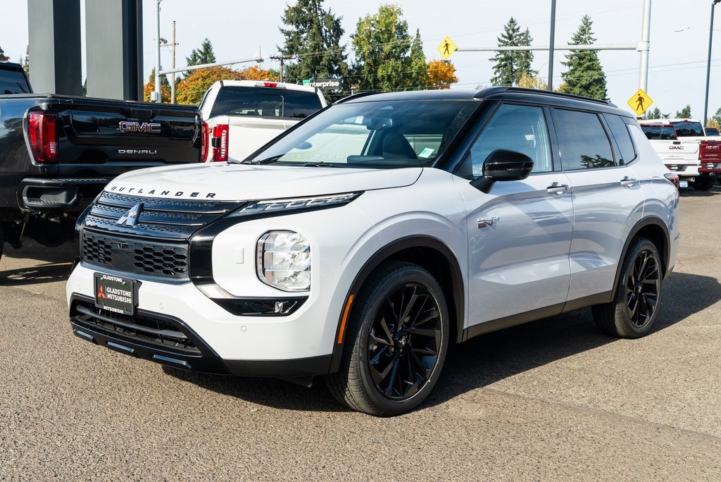 New 2025 Mitsubishi Outlander SEL Black Edition image 3