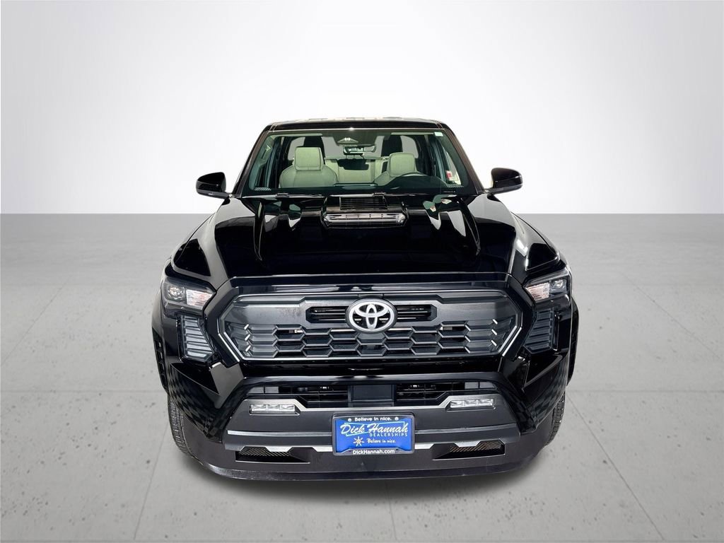 Used 2025 Toyota Tacoma TRD Sport AWD/4WD image 3