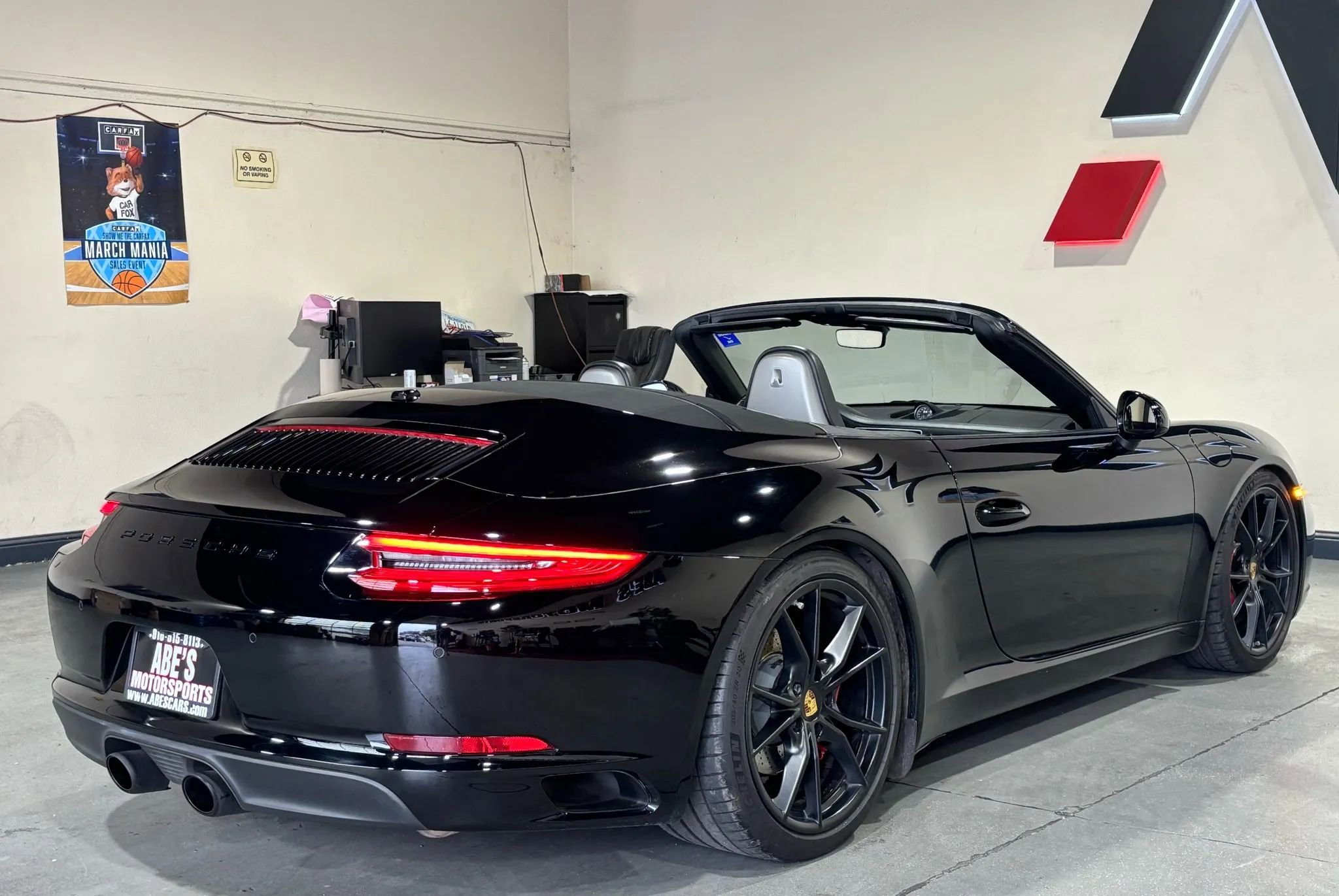 Used 2017 Porsche 911 Carrera S image 7