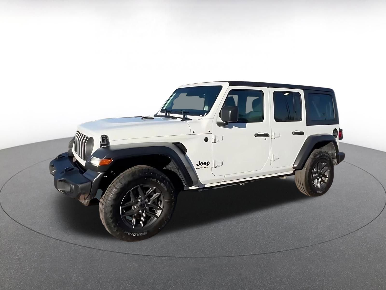 Used 2025 Jeep Wrangler Sport S image 4
