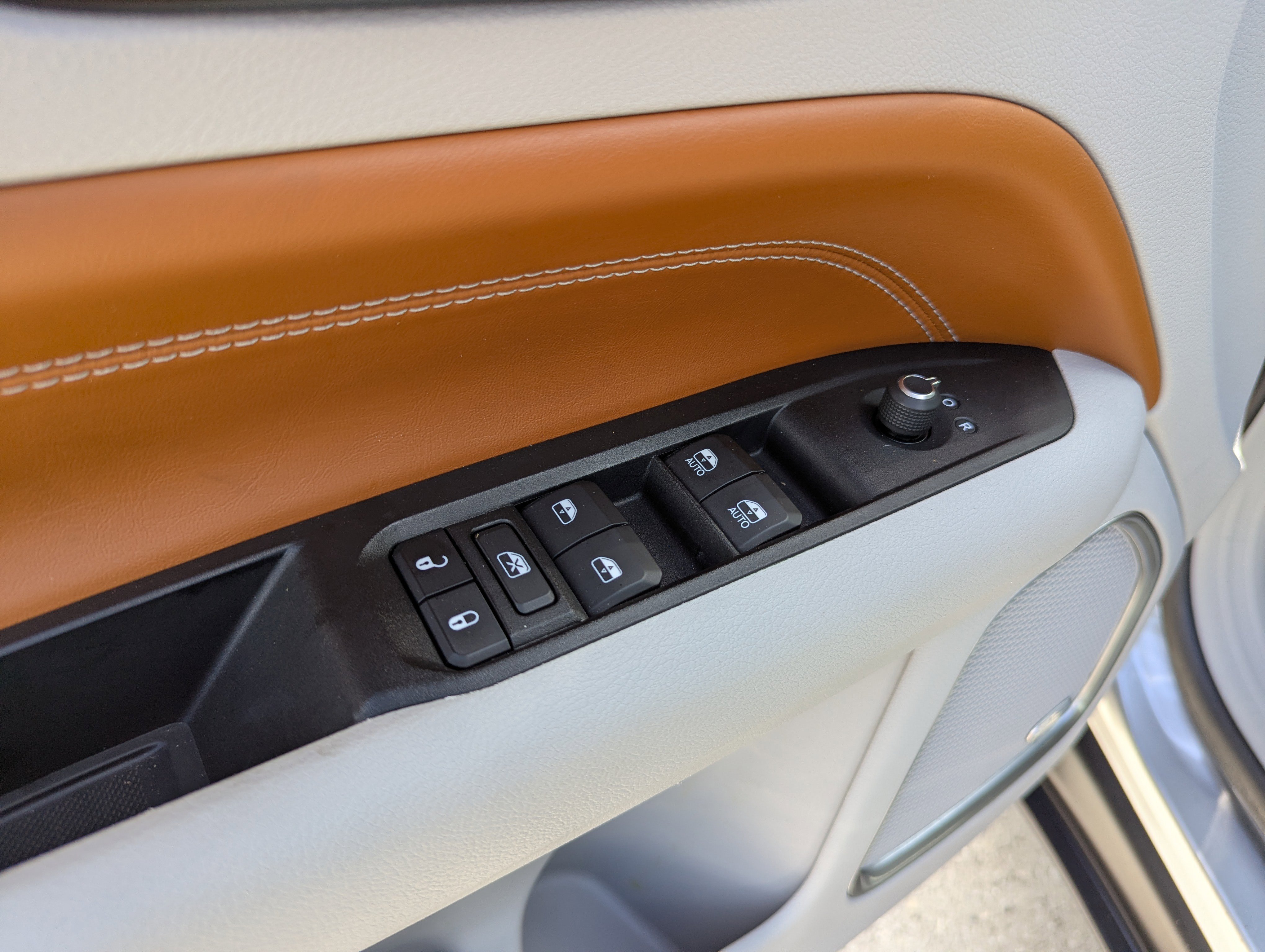 Used 2022 Jeep Compass Limited w/ Sun and Sound Group image 19