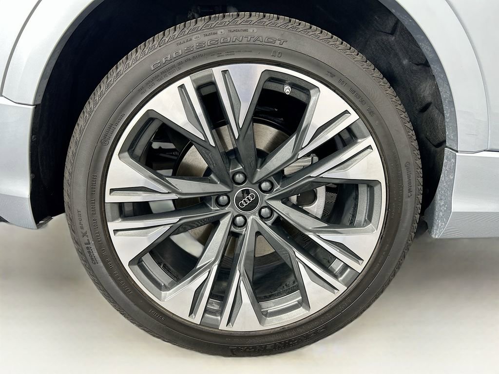 Certified 2025 Audi Q8 Premium Plus w/ Premium Plus Package image 32