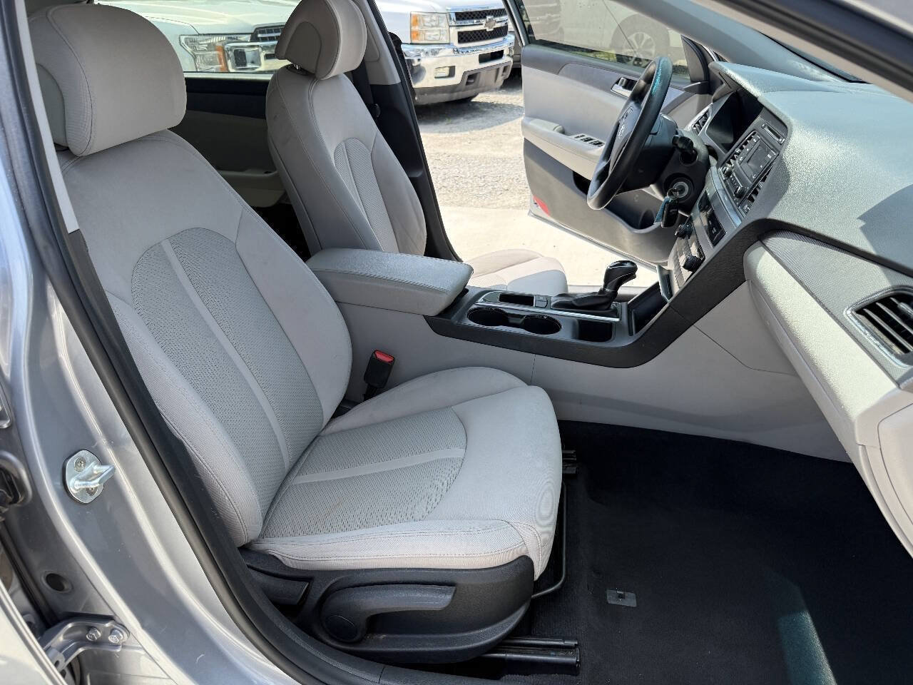Used 2017 Hyundai Sonata SE FWD image 25
