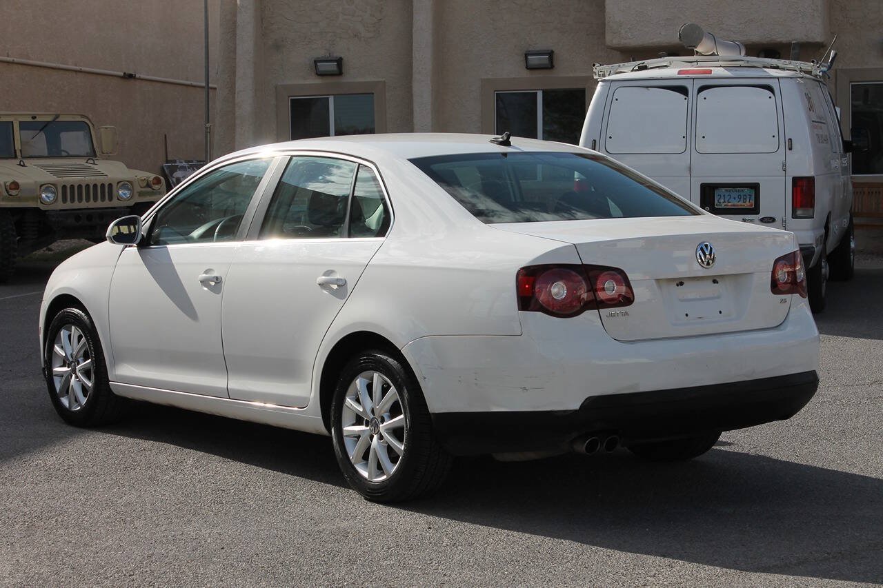 Used 2010 Volkswagen Jetta Limited Edition FWD image 6